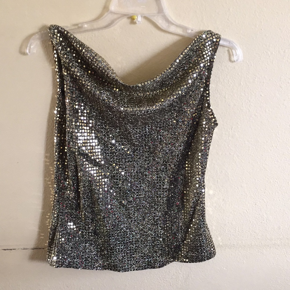 No e tiqueta e  con en casa